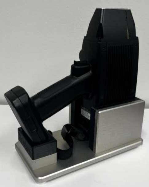 SciAps Z-Test-Stand Laboreinheit mit eingesetztem Z-Gerät